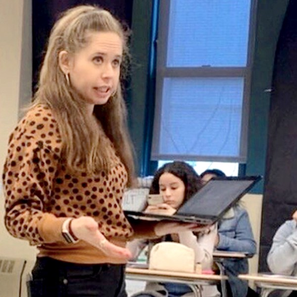 Sari Beth Rosenberg teaching to dismantle racism